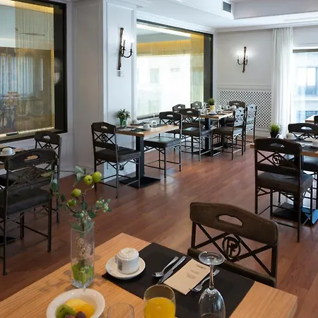 ホテル Barcelo Conde Luna