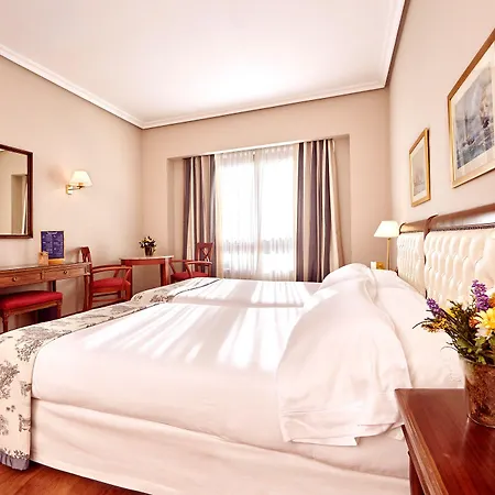 Hotel Barcelo Conde Luna 4*
