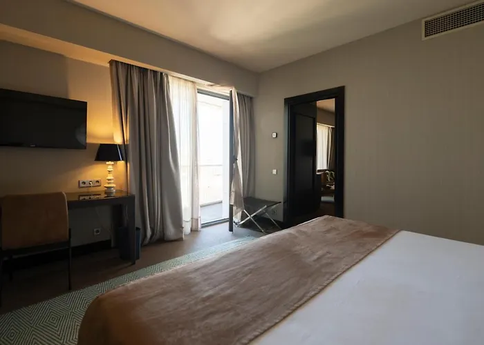 Barcelo Conde Luna 4* לאון