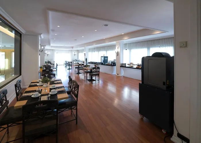 호텔 Barcelo Conde Luna 4*