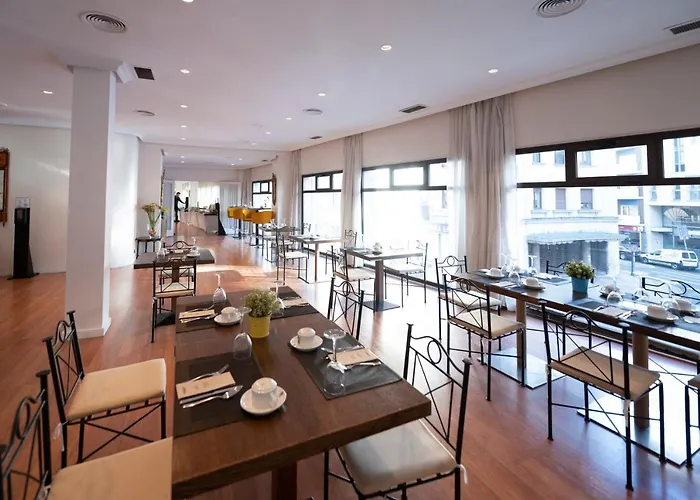 Barcelo Conde Luna 호텔