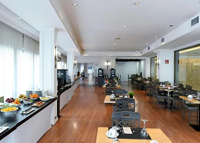 Barcelo Conde Luna Hotel