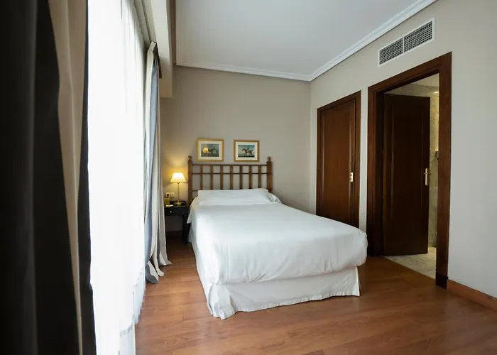 호텔 Barcelo Conde Luna 4*