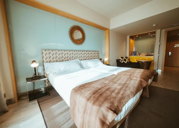 Hotel Barcelo Conde Luna 4*