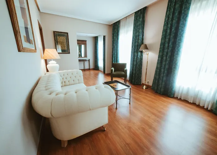 Hotel Barcelo Conde Luna 4*